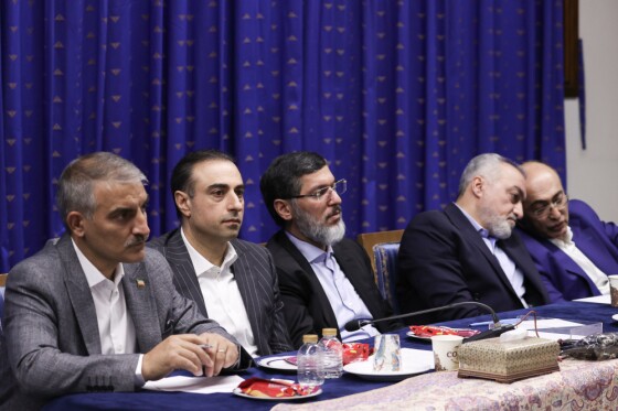 جلسه دکتر مسعود پزشکیان با جمعی از اعضای مجمع کارآفرینان ایران