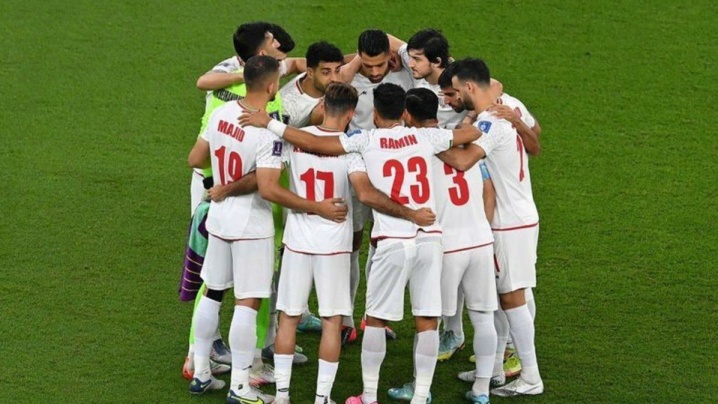 قدم آهسته در سراشیبی سقوط