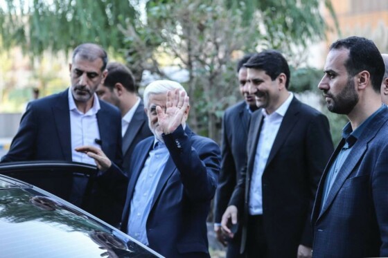 بازدید معاون اول رئیس‌جمهور از پژوهشگاه فضایی ایران