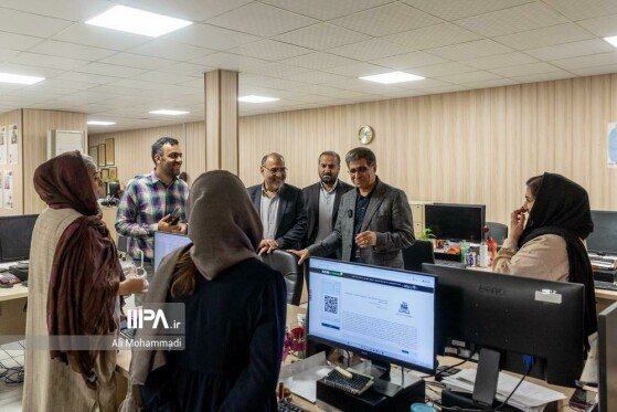بازدید مدیر عامل شستا از روزنامه ایران