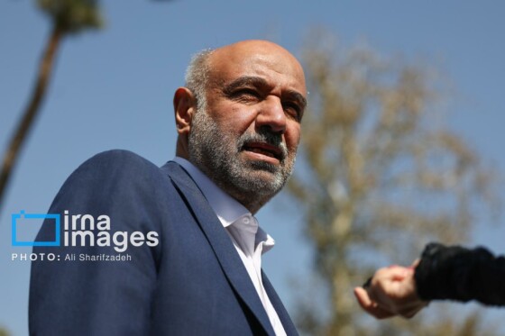 اعضای هیأت دولت در جمع خبرنگاران