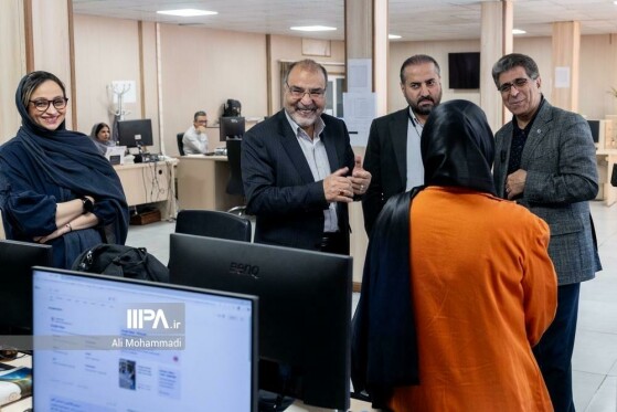 بازدید مدیر عامل شستا از روزنامه ایران