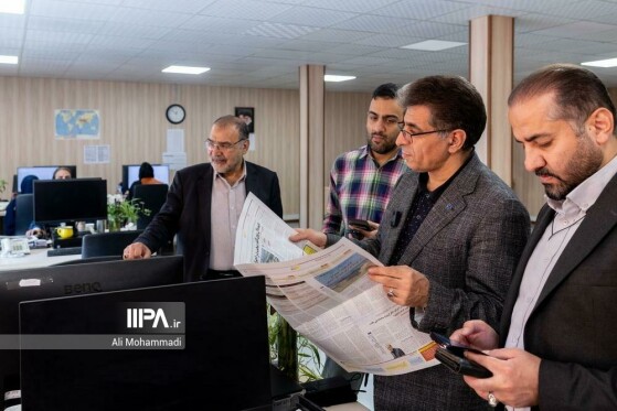 بازدید مدیر عامل شستا از روزنامه ایران