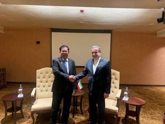 دیدار و گفتگوی سید عباس عراقچی و تان سئو وزرای امور خارجه ایران و میانمار