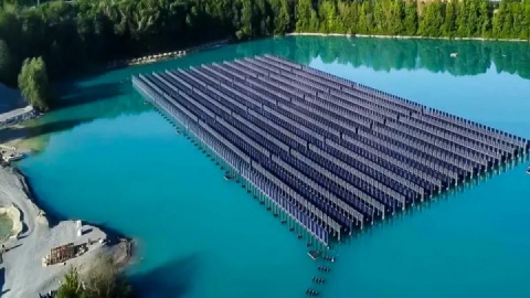 راه‌اندازی اولین نیروگاه خورشیدی شناور جهان