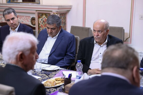 دیدار جمعی از کارآفرینان و صنعتگران استان یزد با معاون اول رئیس جمهور