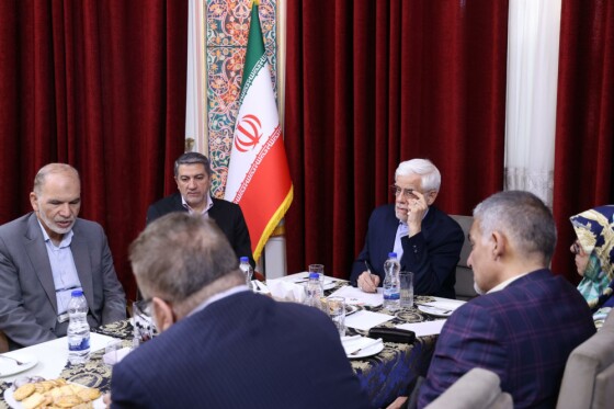 دیدار جمعی از کارآفرینان و صنعتگران استان یزد با معاون اول رئیس جمهور