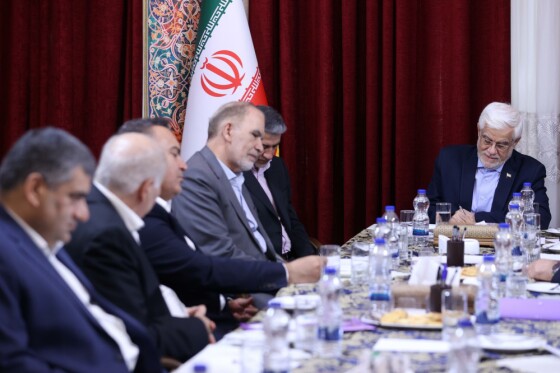 دیدار جمعی از کارآفرینان و صنعتگران استان یزد با معاون اول رئیس جمهور