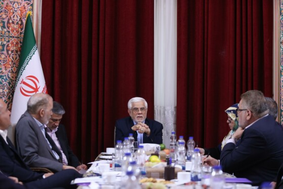 دیدار جمعی از کارآفرینان و صنعتگران استان یزد با معاون اول رئیس جمهور