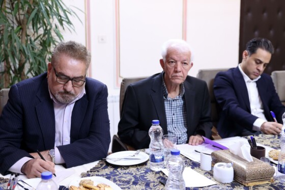 دیدار جمعی از کارآفرینان و صنعتگران استان یزد با معاون اول رئیس جمهور