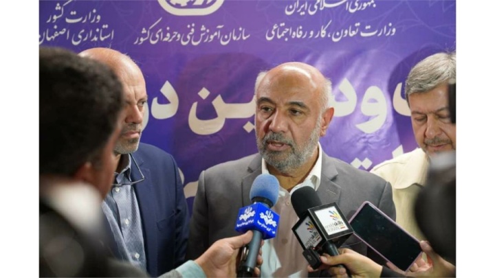 اقدامات کمیسیون آموزش مجلس در زمینه نهضت مهارت‌آموزی تحول آفرین است/ برگزیدگان مسابقات ملی مهارت به مسابقات جهانی می روند