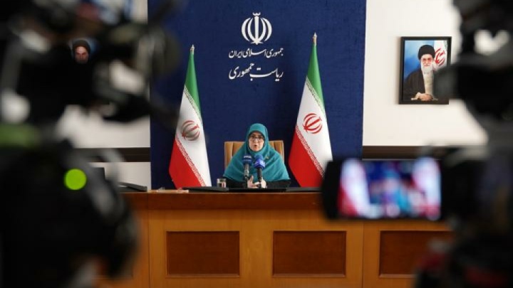 مهاجرانی: اختصاص کارت رفاهی ۵۰۰ میلیونی و تسهیلات ۵ میلیاردی؛ موتور محرک اشتغال خرد روشن شد