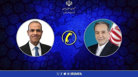 گفت وگوی وزیران خارجه ایران و مصر درمورد روابط دوجانبه، تحولات منطقه‌ای و بین‌المللی