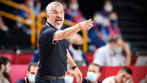 ماجراجویی شاهین‌طبع زیر سبد