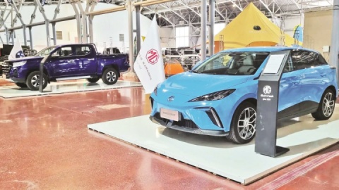 شیب تند قیمتی خودروهای وارداتی و مونتاژی!