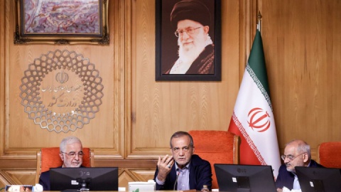 پزشکیان: حتی اگر کسی مرتکب خلافی شد، ذره‌ای از حقوقش تضییع نشود