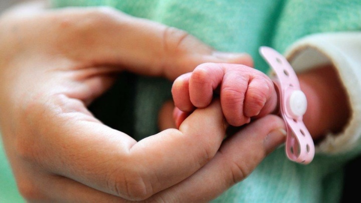 شکستن دست نوزاد هنگام تولد