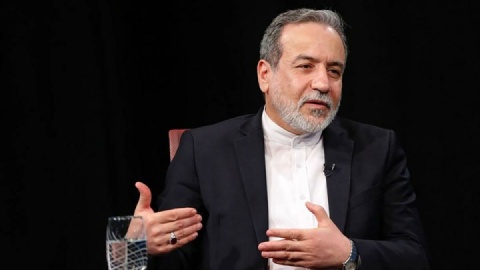 عراقچی: نمایش یک پهپاد در پارلمان بریتانیا، صحنه‌سازی لابی اسرائیل بود