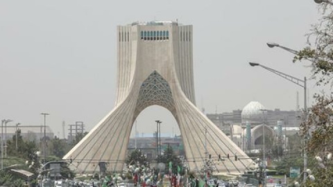 خیزش گرد و خاک در تهران بهخاطر کم بارشی ادامه دارد