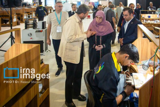 بازدید سخنگوی دولت از نمایشگاه ملی مهارت