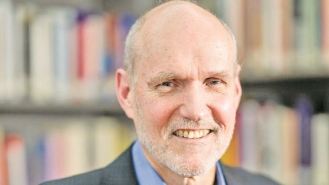 خوشبینی دشوار است