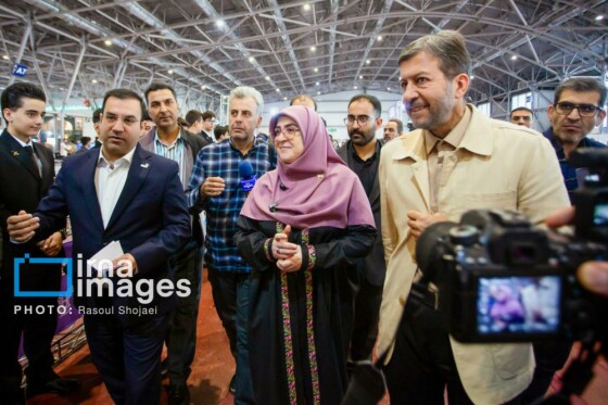 بازدید سخنگوی دولت از نمایشگاه ملی مهارت