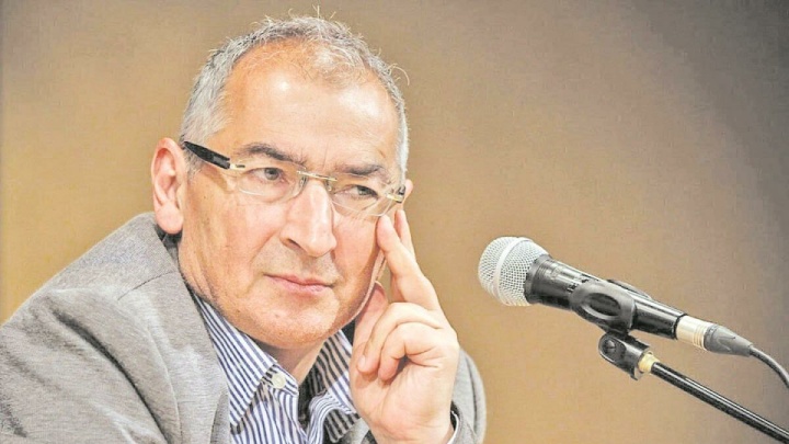 زیباکلام: منافع ملی باید قطب‌نمای سیاست باشد