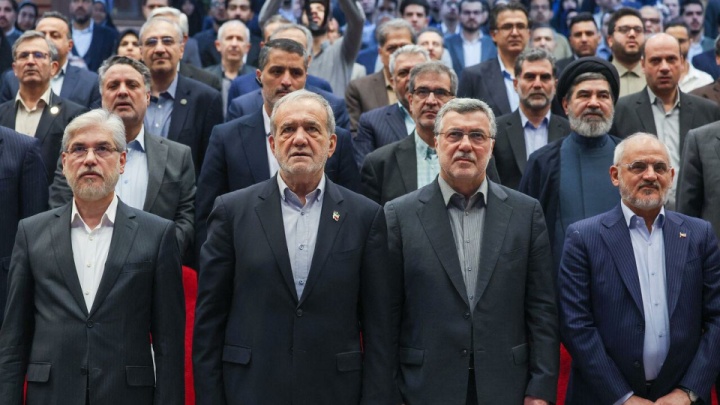 روز تکریم دانایی؛ مقابلِ دانشمندان، فارغ از باور و اعتقادشان سر خم کنیم