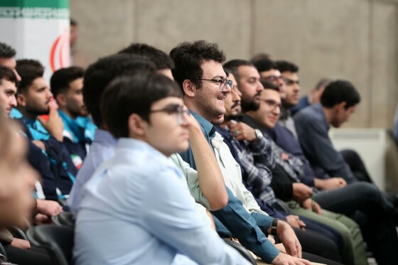 دیدار مدال‌آوران ورزشی و المپیادهای علمی جهانی با رهبر معظم انقلاب