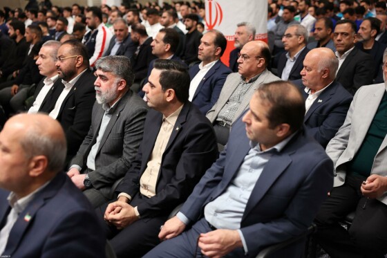 دیدار مدال‌آوران ورزشی و المپیادهای علمی جهانی با رهبر معظم انقلاب