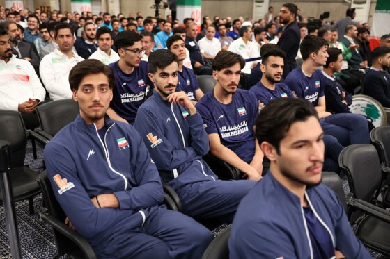 دیدار مدال‌آوران ورزشی و المپیادهای علمی جهانی با رهبر معظم انقلاب