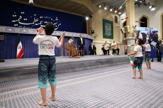 دیدار مدال‌آوران ورزشی و المپیادهای علمی جهانی با رهبر معظم انقلاب