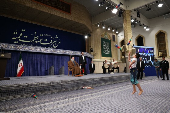 دیدار مدال‌آوران ورزشی و المپیادهای علمی جهانی با رهبر معظم انقلاب