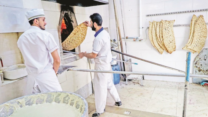 نانوا شاکی، مصرف کننده ناراضی