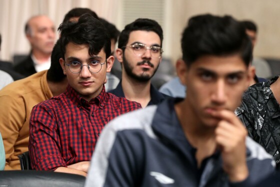 دیدار مدال‌آوران ورزشی و المپیادهای علمی جهانی با رهبر معظم انقلاب