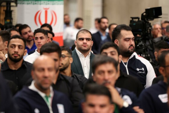 دیدار مدال‌آوران ورزشی و المپیادهای علمی جهانی با رهبر معظم انقلاب