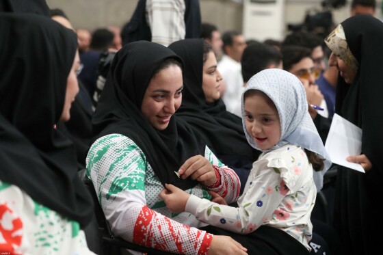 دیدار مدال‌آوران ورزشی و المپیادهای علمی جهانی با رهبر معظم انقلاب