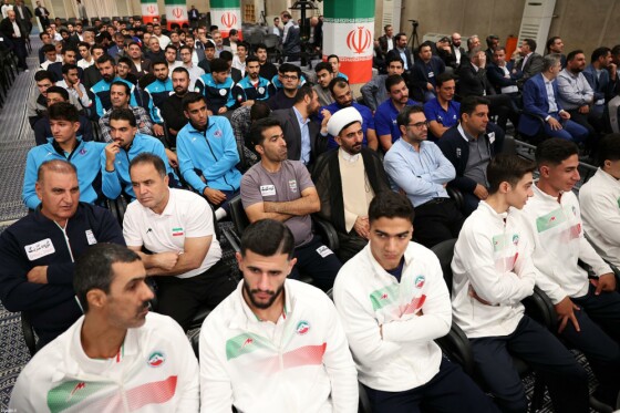 دیدار مدال‌آوران ورزشی و المپیادهای علمی جهانی با رهبر معظم انقلاب