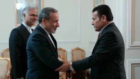 فیلم/ دیدار مشاور امنیت ملی عراق با عراقچی