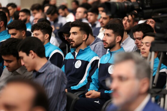 دیدار مدال‌آوران ورزشی و المپیادهای علمی جهانی با رهبر معظم انقلاب