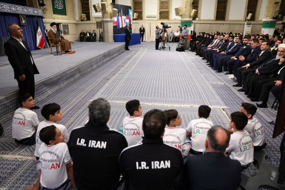 دیدار مدال‌آوران ورزشی و المپیادهای علمی جهانی با رهبر معظم انقلاب