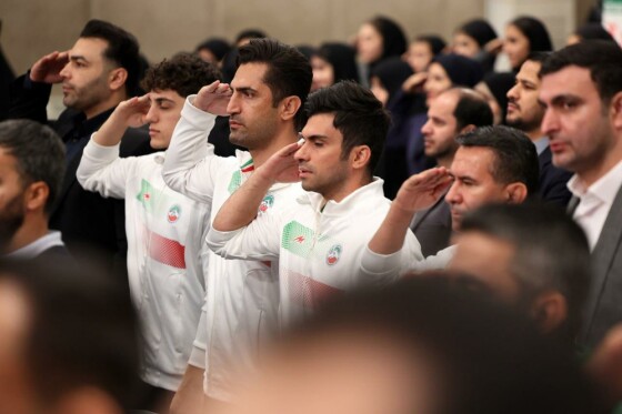 دیدار مدال‌آوران ورزشی و المپیادهای علمی جهانی با رهبر معظم انقلاب