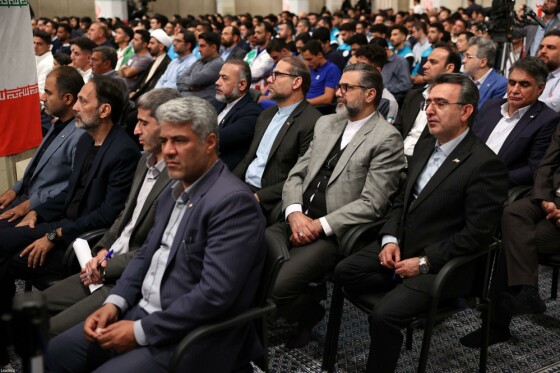 دیدار مدال‌آوران ورزشی و المپیادهای علمی جهانی با رهبر معظم انقلاب