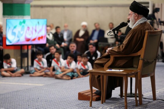 دیدار مدال‌آوران ورزشی و المپیادهای علمی جهانی با رهبر معظم انقلاب