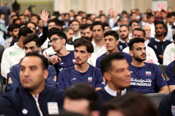 دیدار مدال‌آوران ورزشی و المپیادهای علمی جهانی با رهبر معظم انقلاب