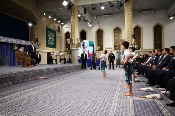 دیدار مدال‌آوران ورزشی و المپیادهای علمی جهانی با رهبر معظم انقلاب