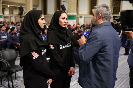 دیدار مدال‌آوران ورزشی و المپیادهای علمی جهانی با رهبر معظم انقلاب