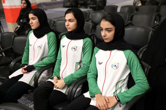 دیدار مدال‌آوران ورزشی و المپیادهای علمی جهانی با رهبر معظم انقلاب