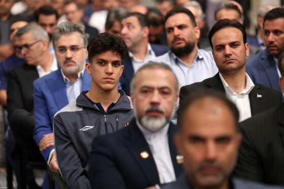 دیدار مدال‌آوران ورزشی و المپیادهای علمی جهانی با رهبر معظم انقلاب