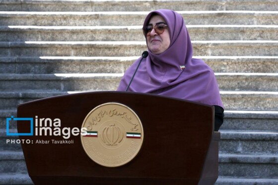 اعضای هیأت دولت در جمع خبرنگاران